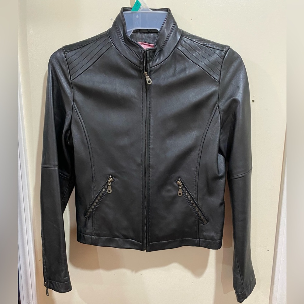Wilson Leather Maxima Black Jacket… 100% Leather w Pink Lining… Size: Medium…